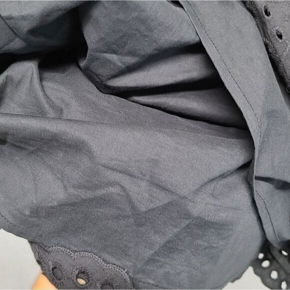 Do+BeāāEmbroideredāScallopedĀ CroppedāTopāSizeāSmall - Picture 5 of 6